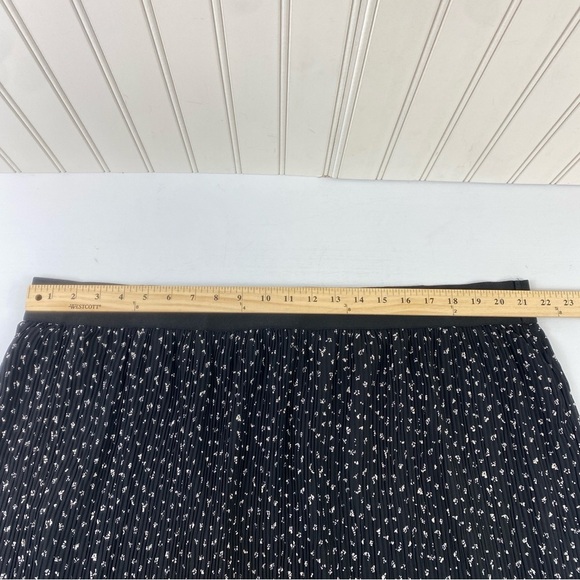 Skies Are Blue A-line Black & White Mini Floral Pleated Lined Midi Skirt Sz 3X - Picture 10 of 14